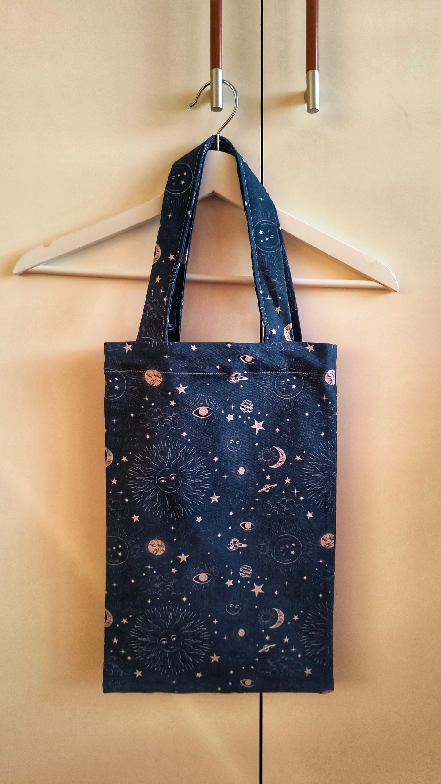 HIMMLISCHE KÖRPER FAN-TASCHE