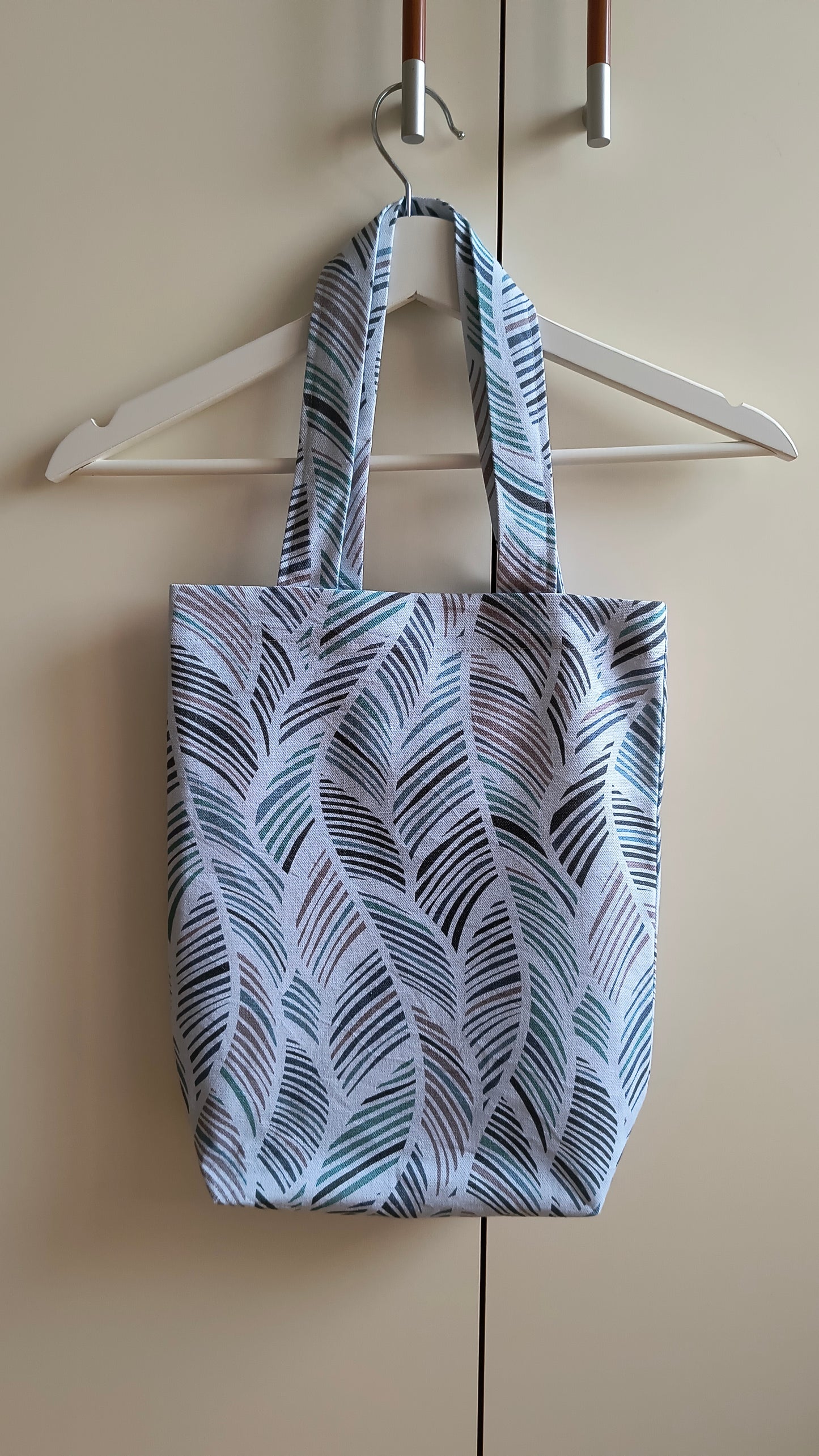BUNTE FEDERN FAN-TASCHE