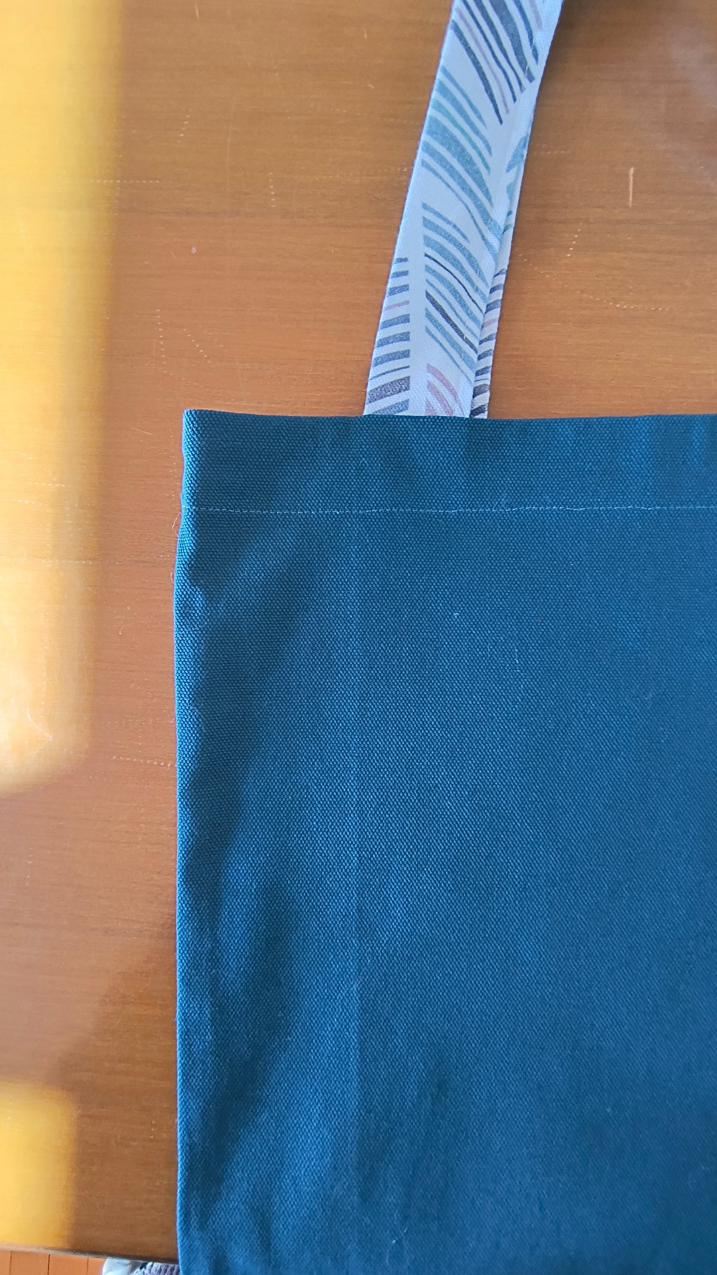 BORSA RIUTILIZZABILE VERDE PETROLIO MANICI E BORDO CONTRASTO 2