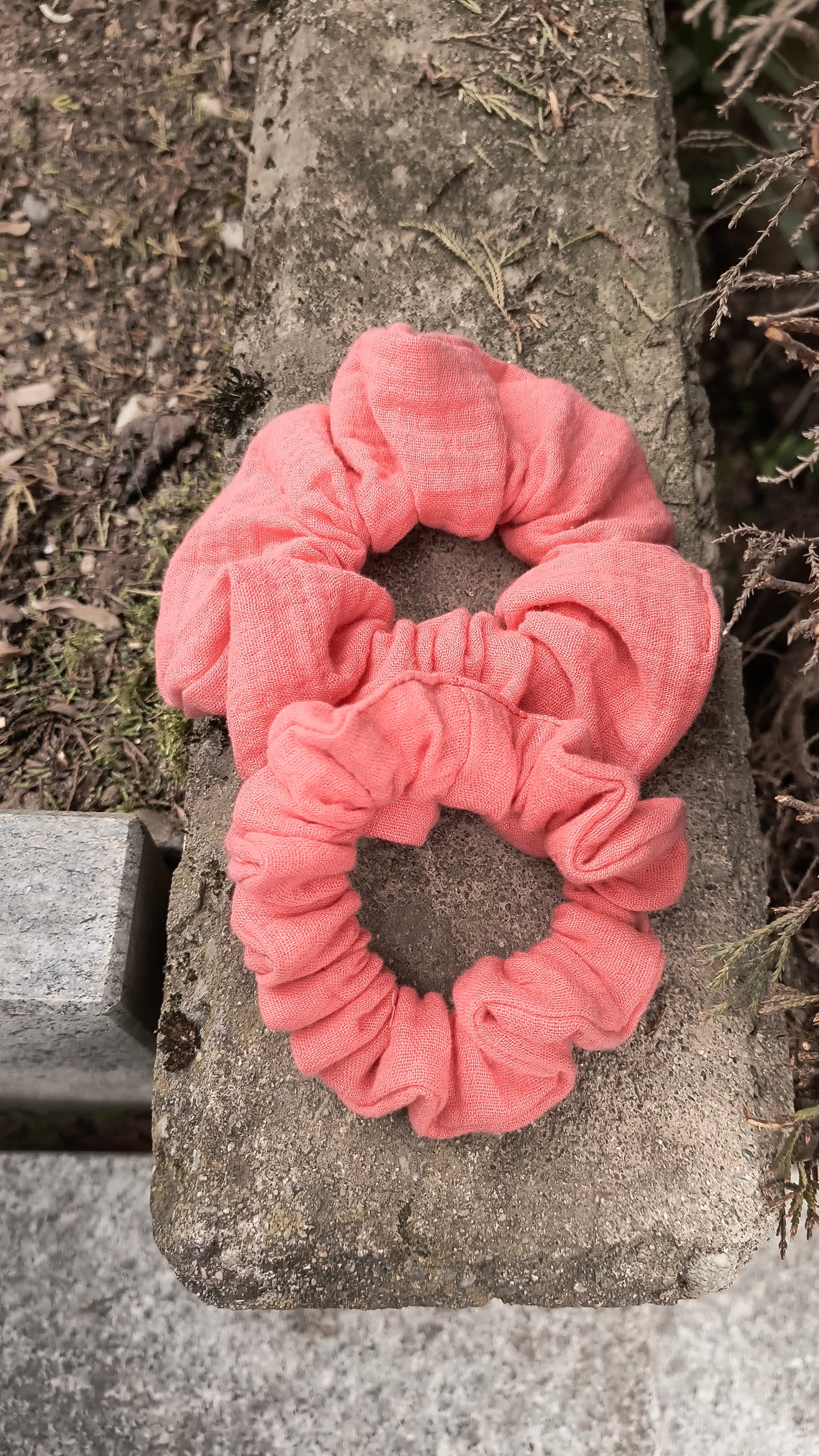 SCRUNCHIE EDIZIONE LIMITATA ROSA TINTA UNITA BASSO