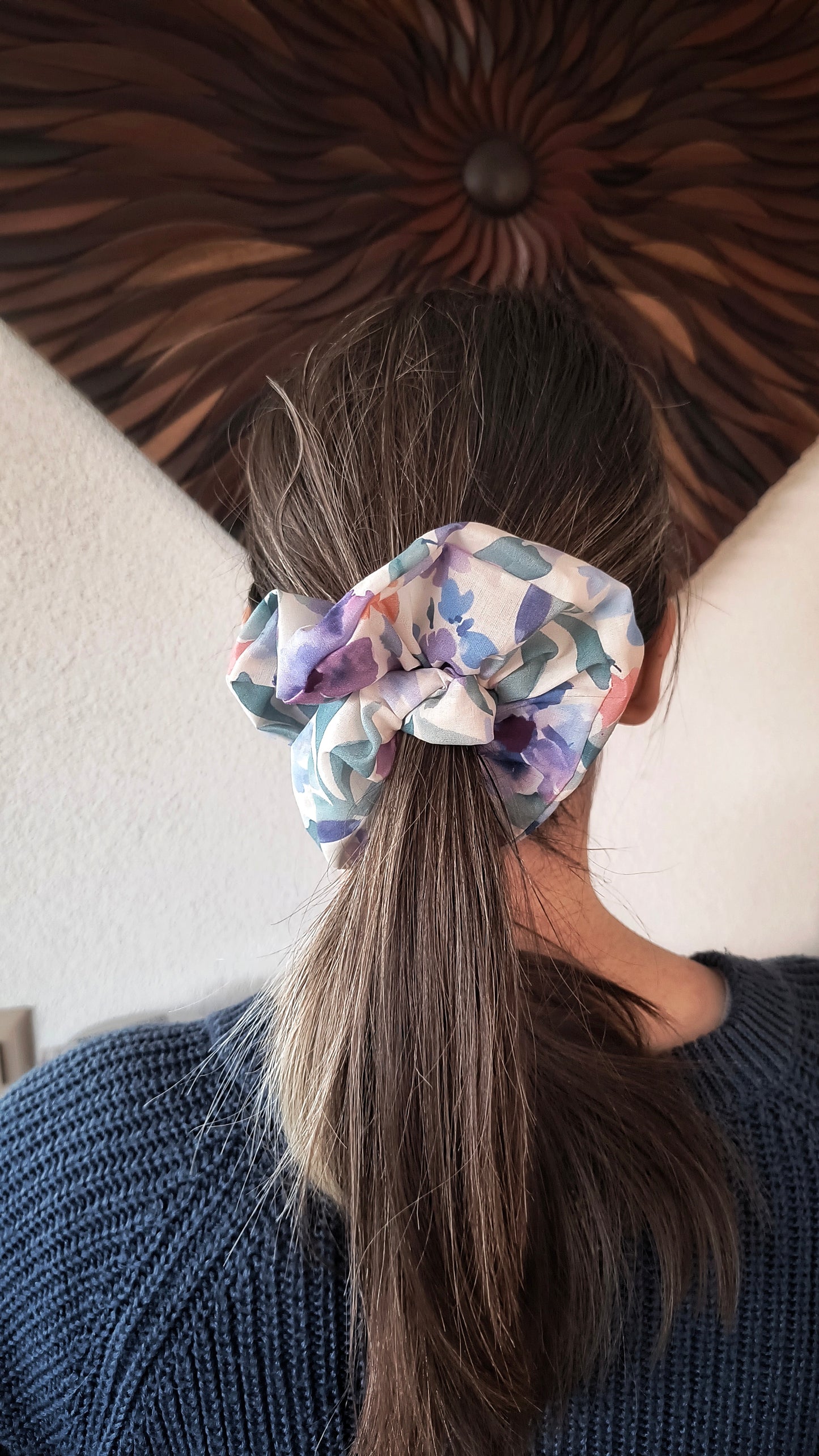 SCRUNCHIE EDIZIONE LIMITATA BIANCO CON STAMPE ACQUERELLO ALTO