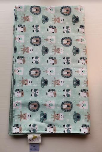 BABY BLANKET WITH ANIMALS PRINT